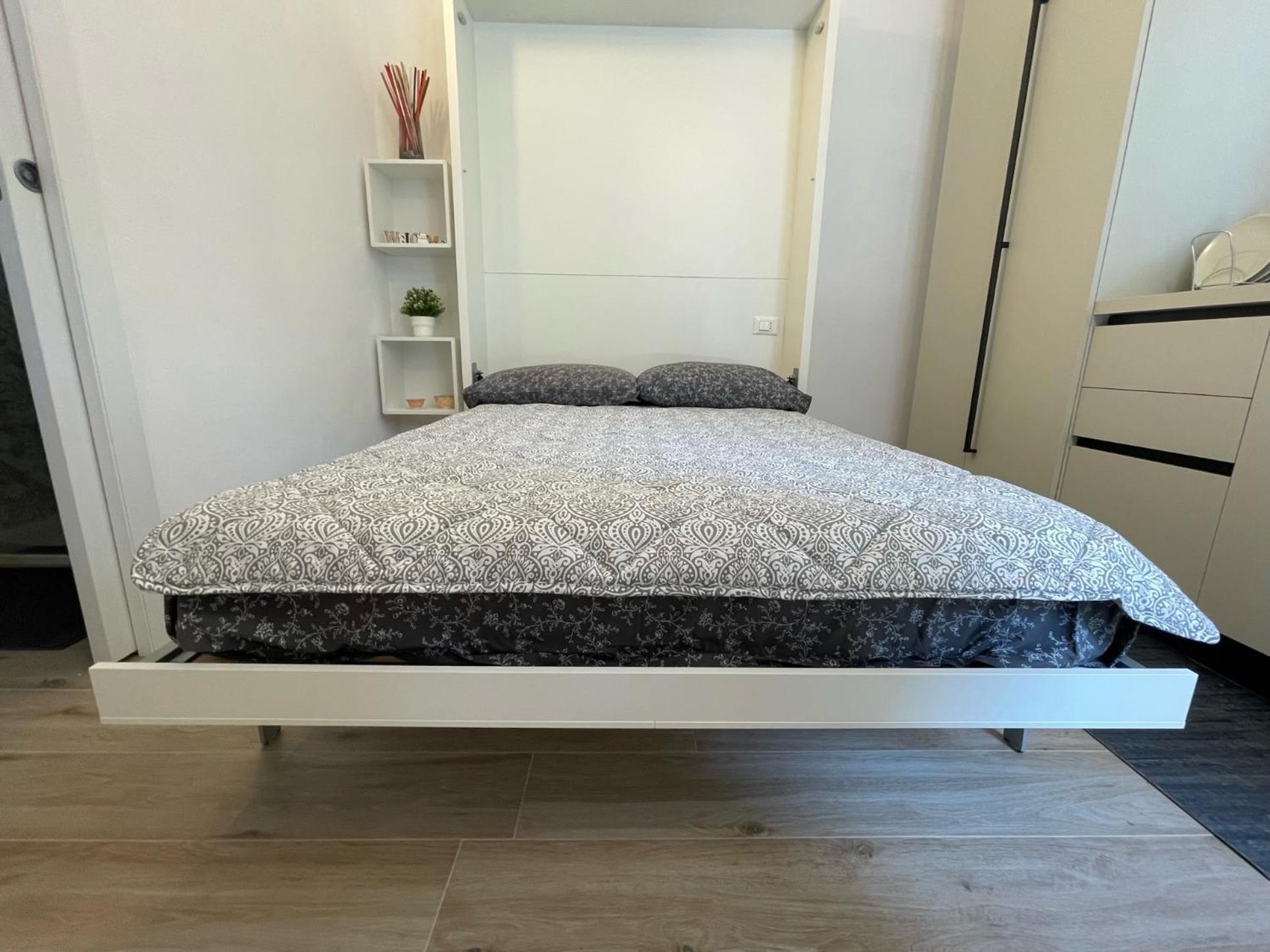 Apartamento Grazioso Monolocale Milán Exterior foto